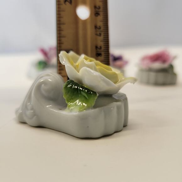 Set of 4 Vintage Aynsley English Fine Bone China Flower Place Card Holders - Picture 7 of 7